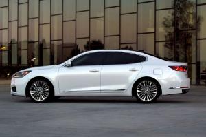 2016 Kia Cadenza US)