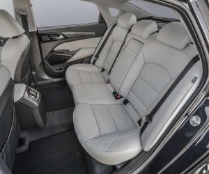 2016 Kia Cadenza US)