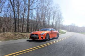 2016 Nissan GT-R US)