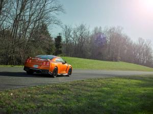 2016 Nissan GT-R US)