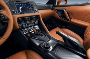 2016 Nissan GT-R US)