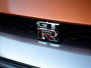 2016 Nissan GT-R US)