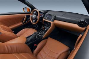 2016 Nissan GT-R US)