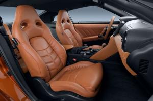 2016 Nissan GT-R US)