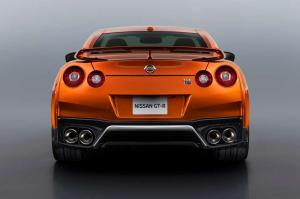 2016 Nissan GT-R US)