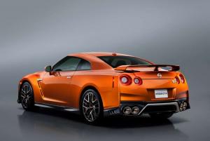 2016 Nissan GT-R US)