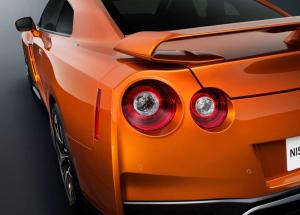 2016 Nissan GT-R US)