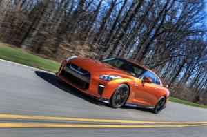2016 Nissan GT-R US)