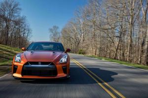 2016 Nissan GT-R US)