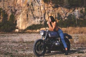 Кастомный мотоцикл BMW R100RS от мастерской Maverick Motorcycles