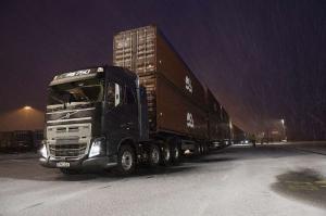 Грузовик Volvo против 750 тонн груза