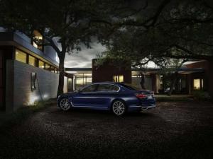 2016 BMW 760Li xDrive V12 THE NEXT 100 YEARS
