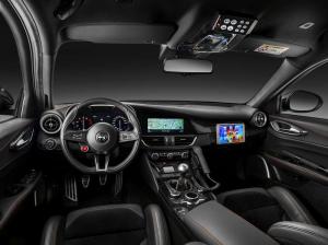 2016 Alfa Romeo Giulia Quadrifoglio Carabinieri