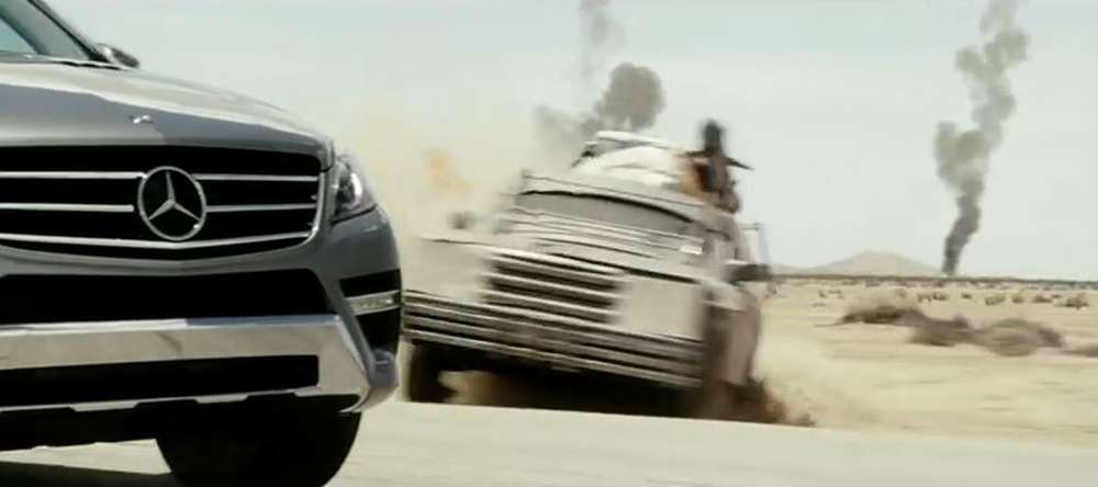 M-Class и разные люди на дороге