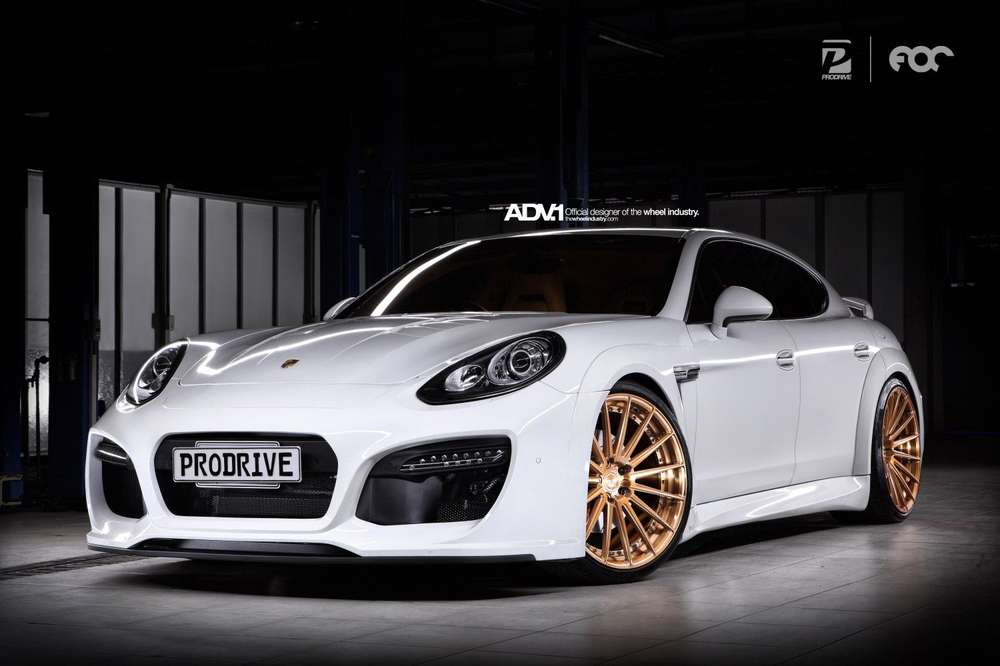Ателье Prodrive демонстрирует тюнингованный Porsche Panamera