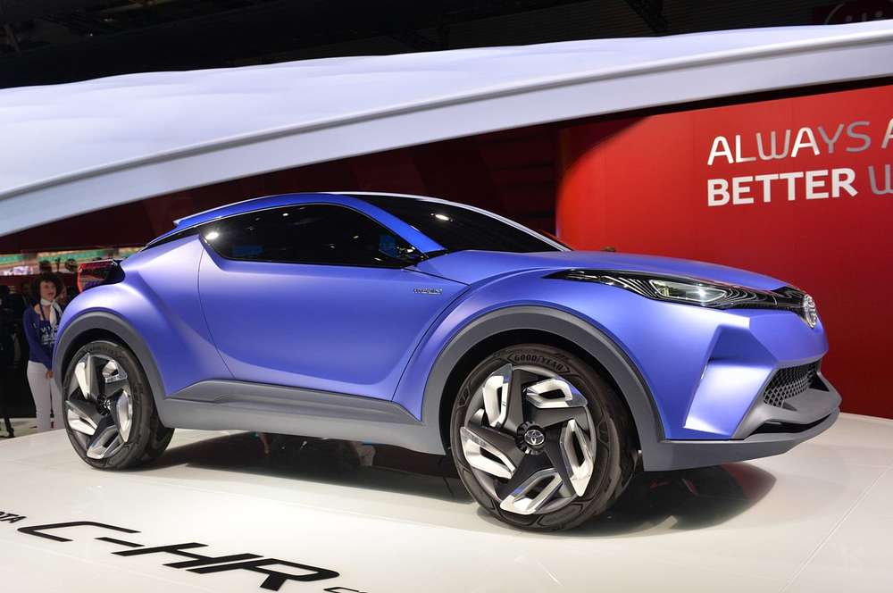Toyota привезла в Париж прототип конкурента Nissan Juke