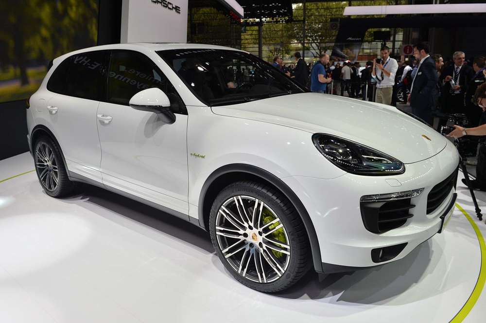 Porsche Cayenne преобразился и теперь стал гибридом