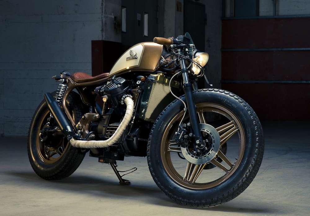 В Kingston Customs поработали над Honda CX500