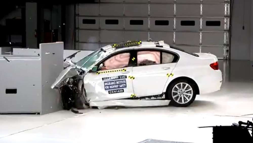 BMW 5-Series признали недостаточно безопасным