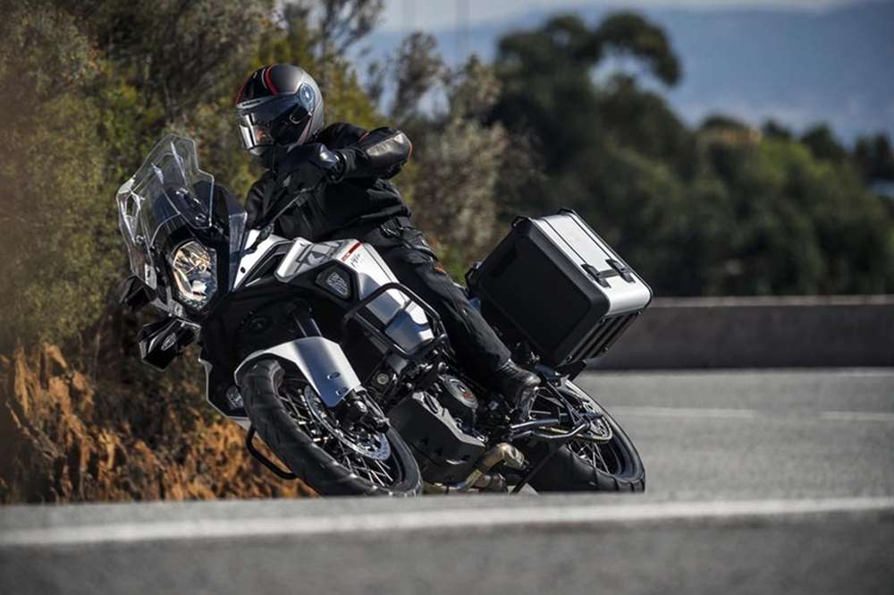 KTM 1290 Super Adventure R 2015: из стритфайтера в эндуро
