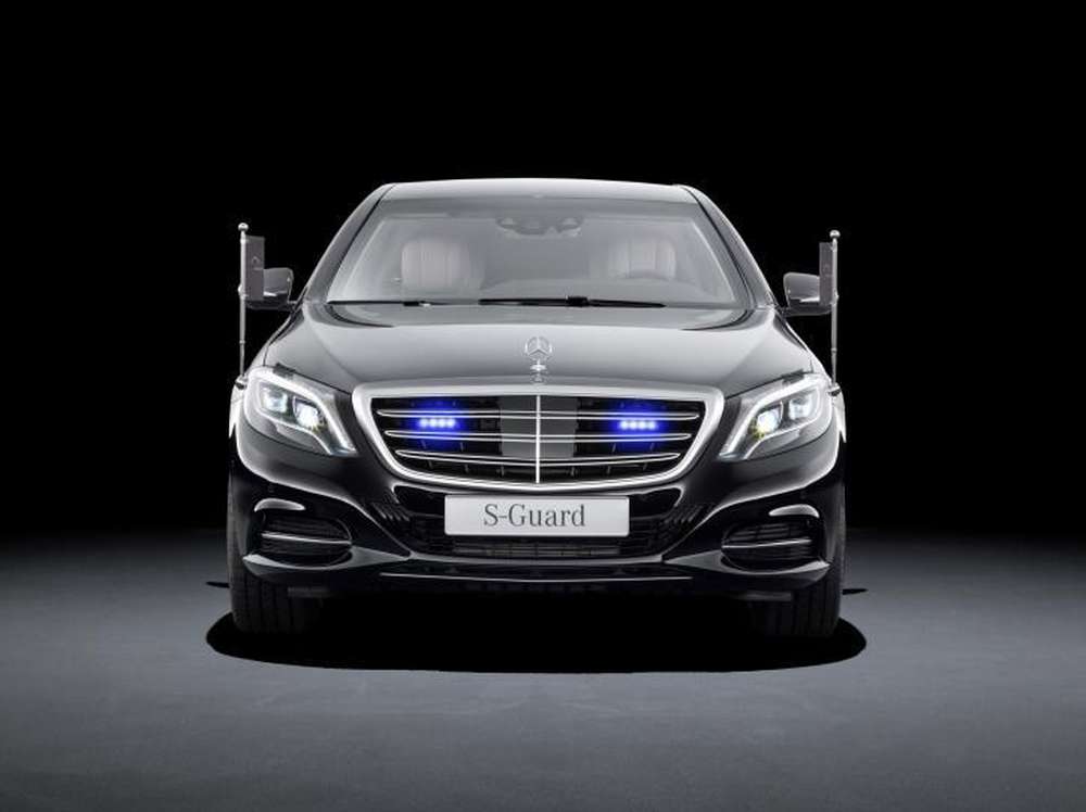 Mercedes S-Guard получил крокодиловый салон