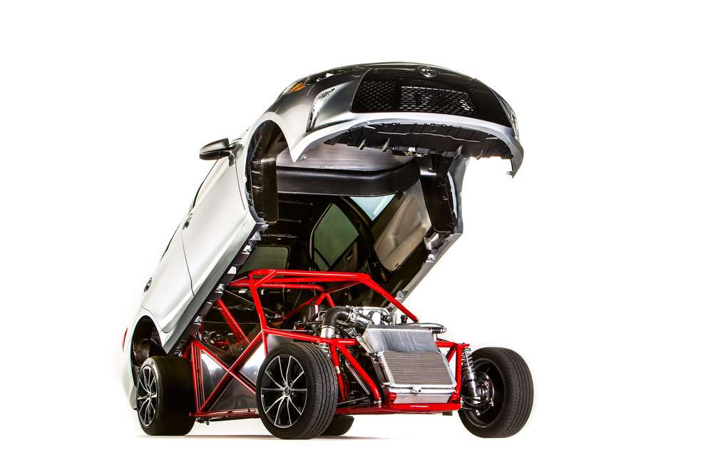 На тюнинг-шоу SEMA Toyota представила драгстер на базе Camry