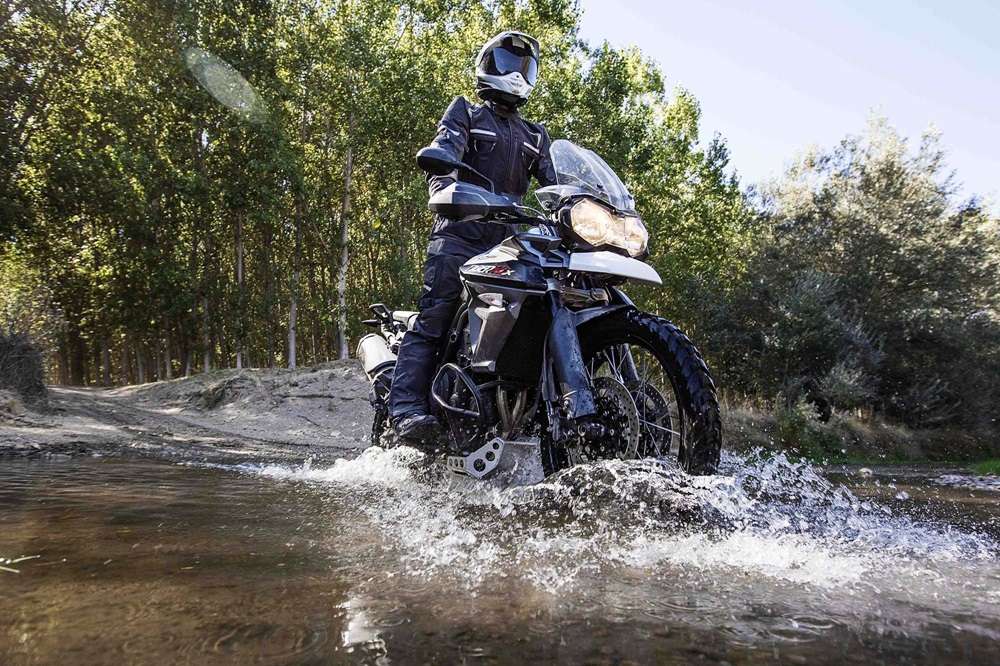 Triumph Tiger 800 XCx 2015: туристический эндуро