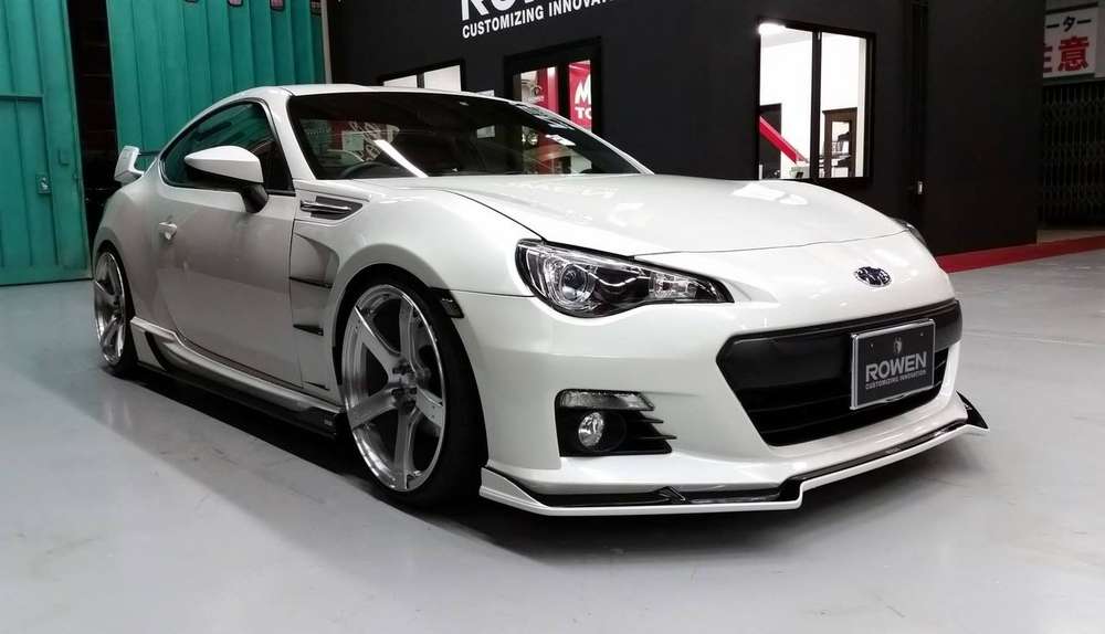 Subaru BRZ получает стайлинг-пакет от ателье Rowen Japan