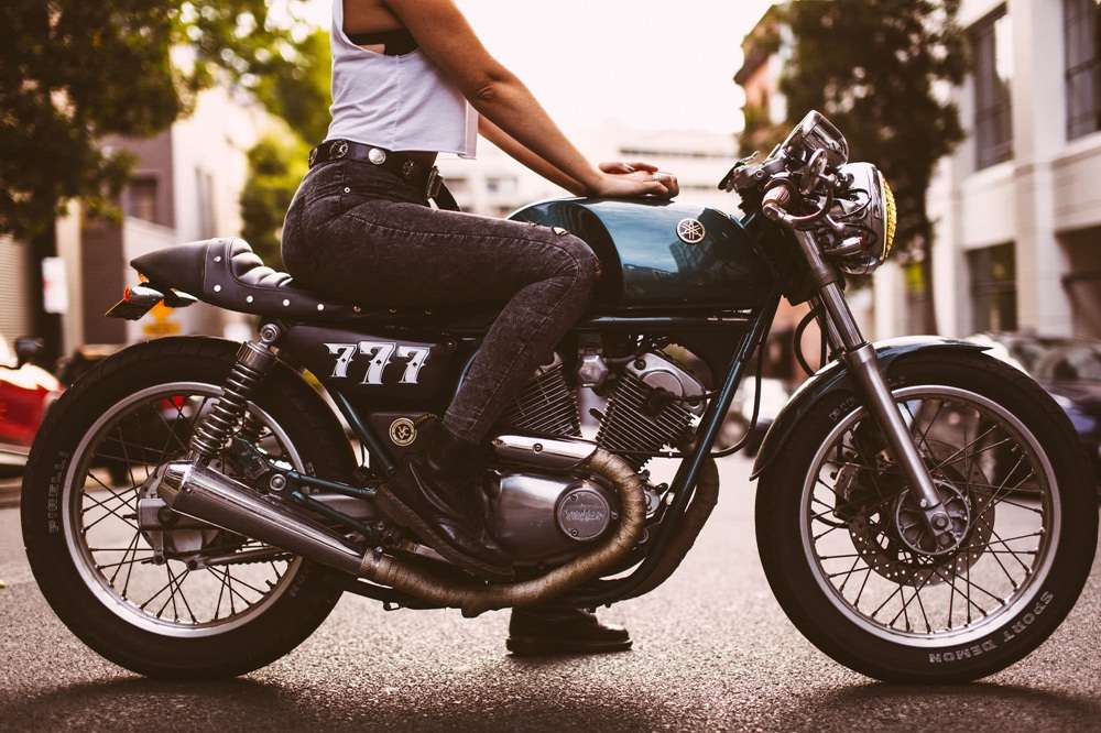Кафе рейсер Yamaha SRV250
