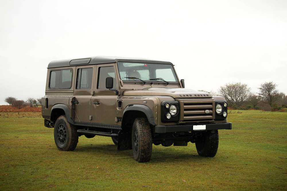 Land Rover Defender получил мощный двигатель от Wildcat