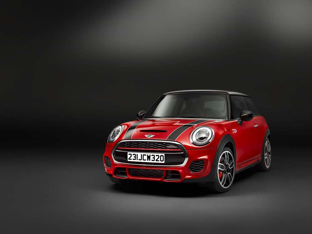 Горячий хэтчбек Mini уже готовится к официальной премьере