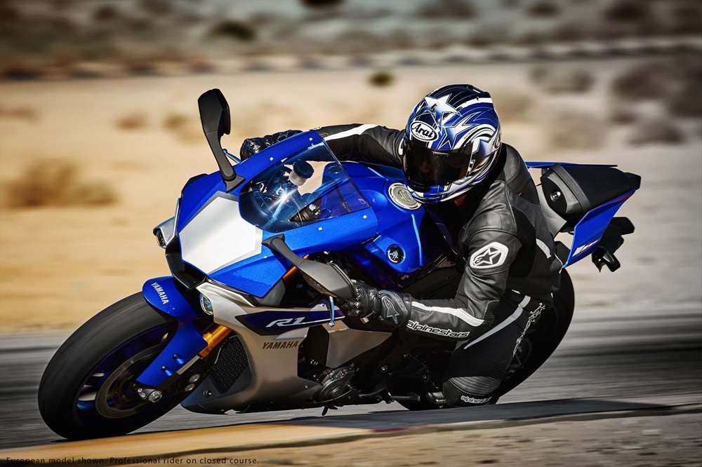 Спортбайк Yamaha YZF-R1 2015 года