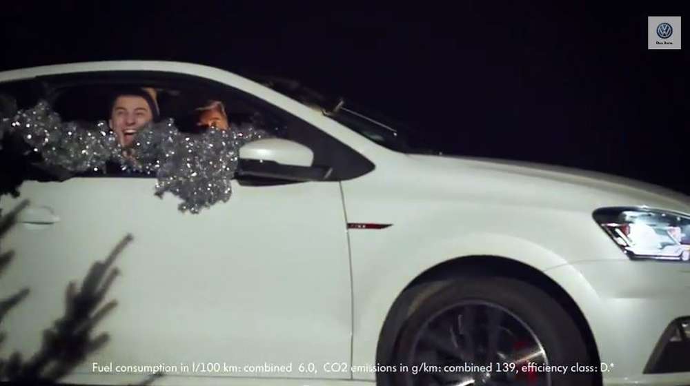 Volkswagen Polo GTI и новогодняя елка