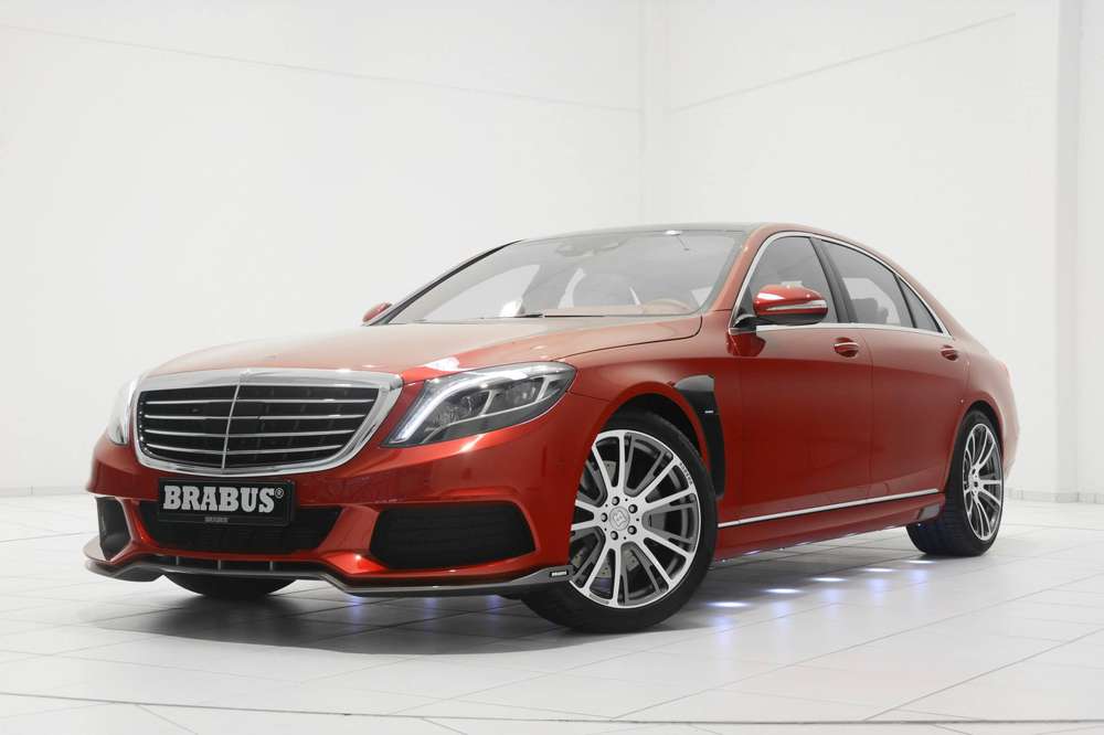 Санта-Клаус обзавелся тюнингованным Mercedes от ателье Brabus