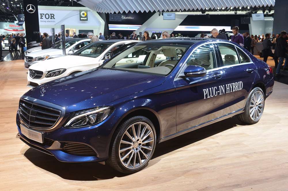 В Детройте показали гибридный и спортивный Mercedes-Benz C-Class