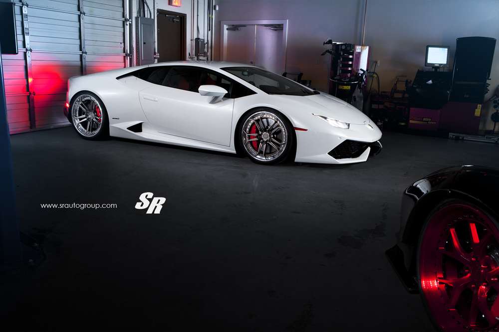 «Громкий» Lamborghini Huracan встал на диски PUR LX10.V3