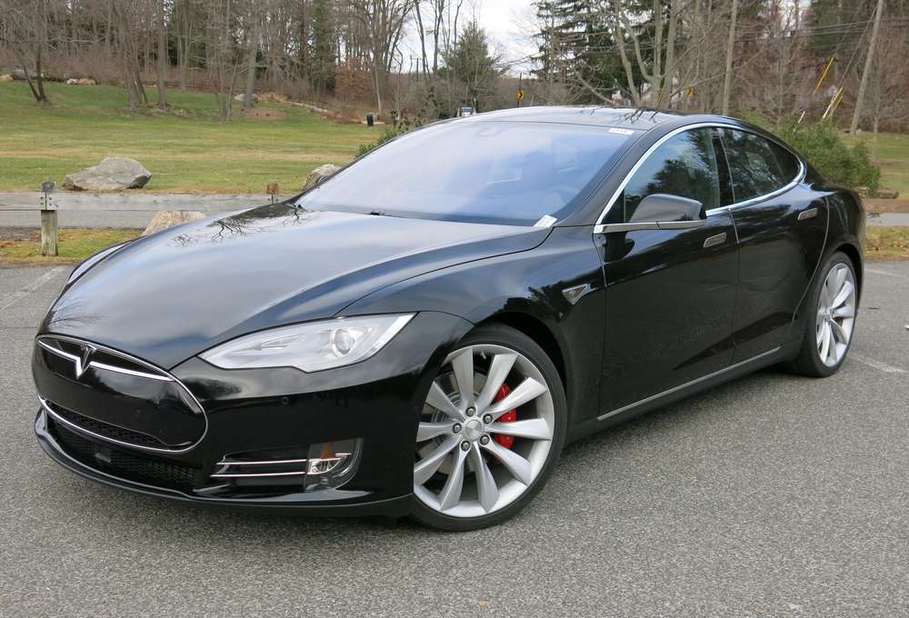 Новая Tesla S: три секунды и сотня
