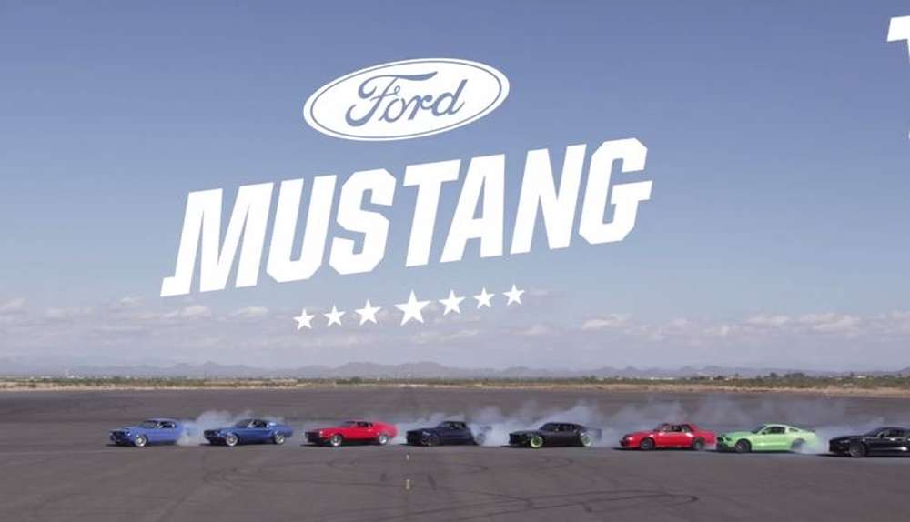 Праздничный занос от Mustang