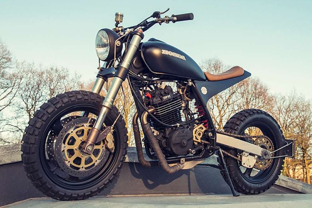Honda XR600: дерт-трекер от Ozz Customs