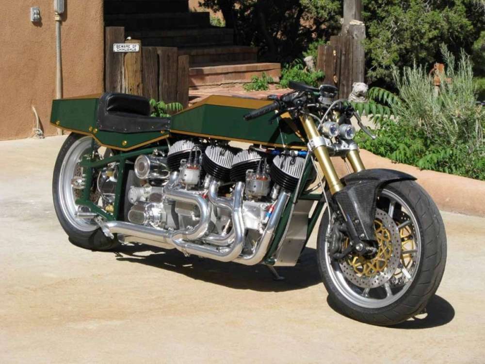 Мощный Indian Bonneville