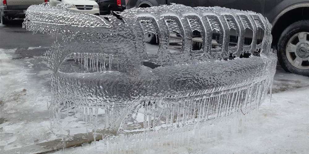 Как Jeep Cherokee ледяную скульптуру сотворил