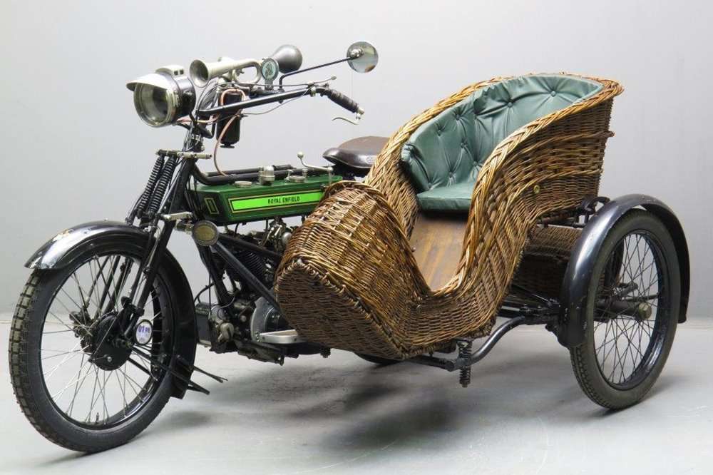 Винтажный мотоцикл 1913 Royal Enfield Model 180