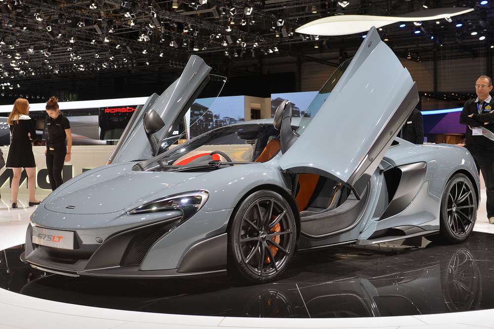 В Женеву приехал новый специальный суперкар от McLaren
