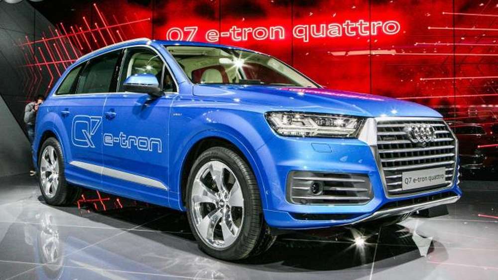 Гибрид Audi Q7: без дозаправки почти полторы тысячи километров