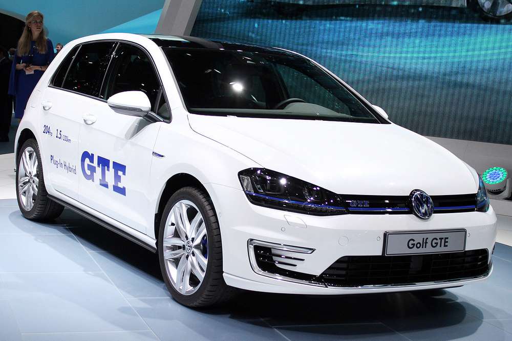 Ряд «горячих» хэтчбеков Volkswagen пополнил новый гибрид