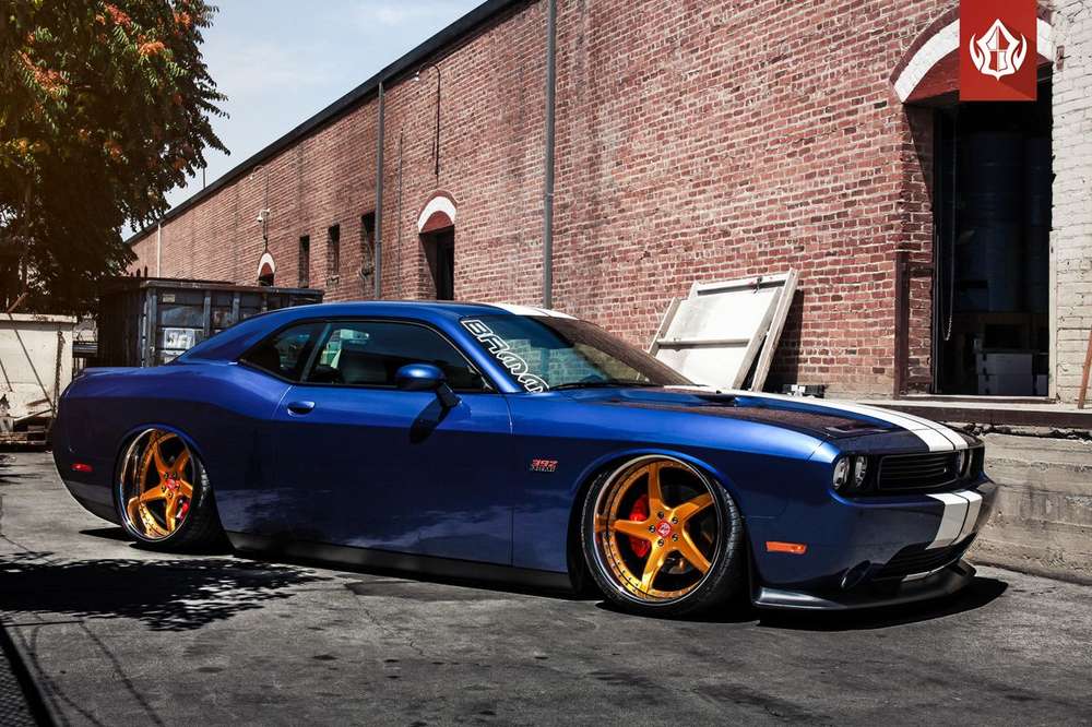 Challenger SRT8 на обновленных дисках