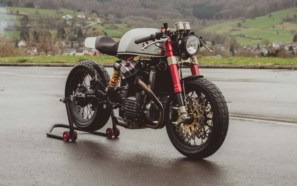 Honda CX500: кафе рейсер от Sacha Lakic Design