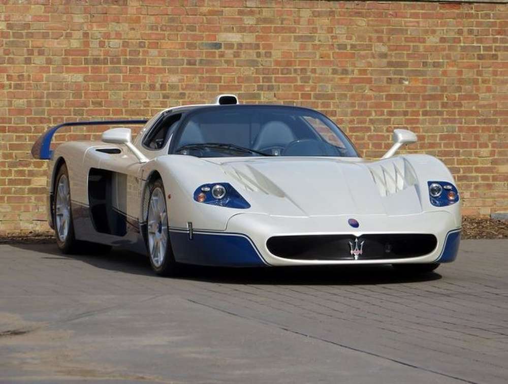 Суперкар Maserati MC12 выставлен на продажу
