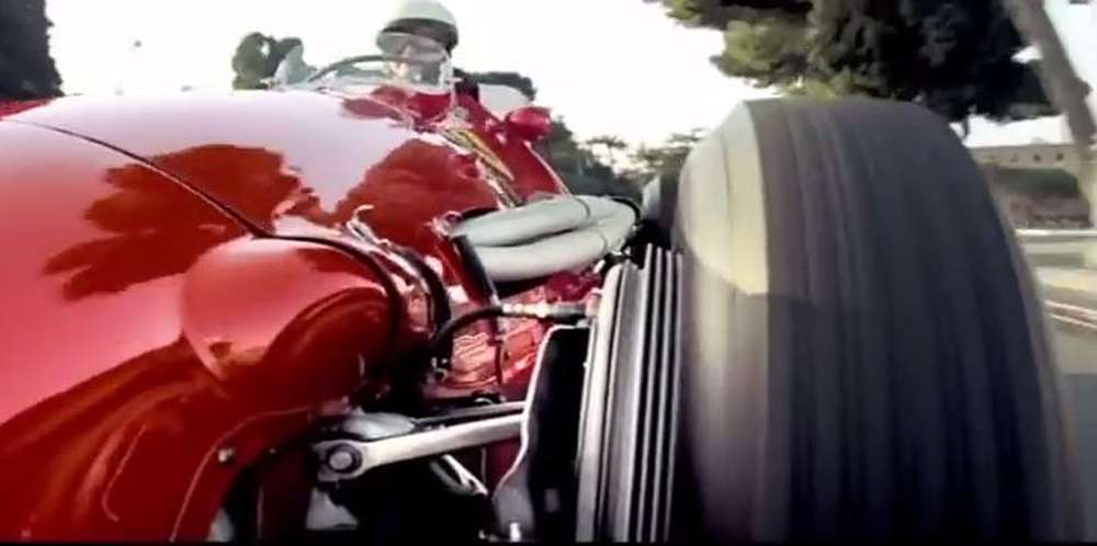 Ferrari и Shell удивляют рекламой
