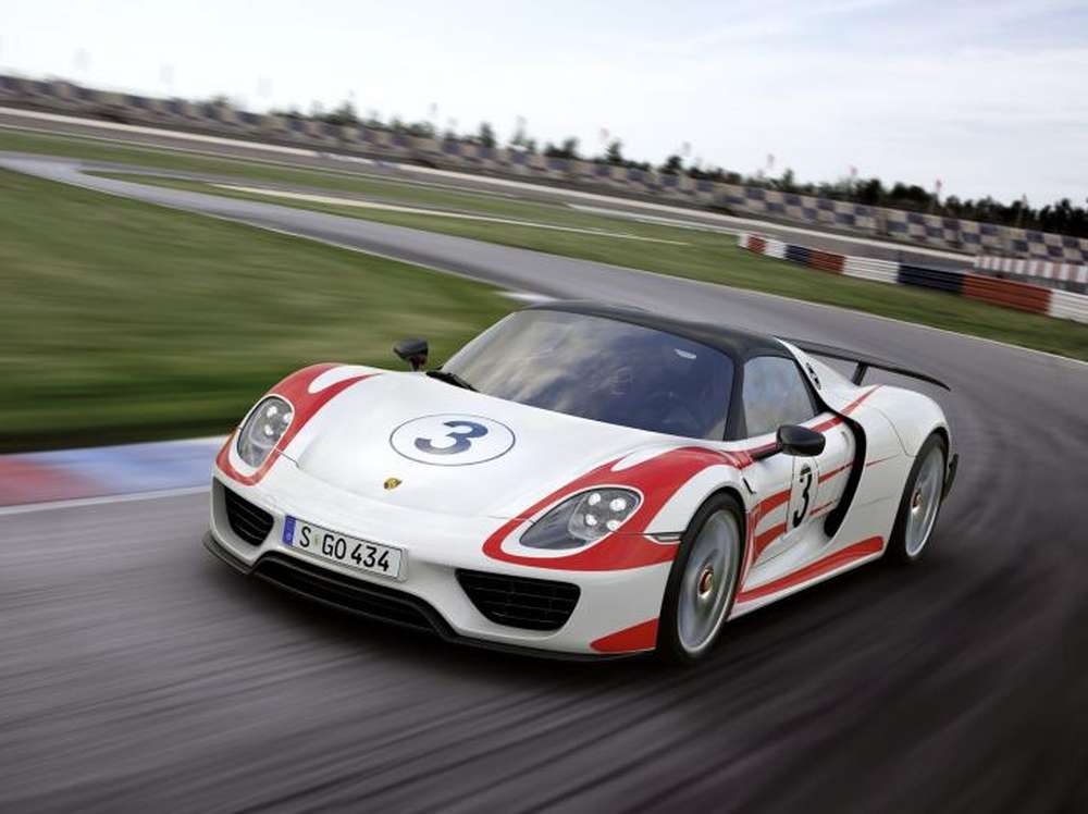 На гоночном треке с Porsche 918 Spyder